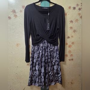NWT Neesha Black & White Zebra Wmn's Long Sleeve Dress w/ Criss Cross Front